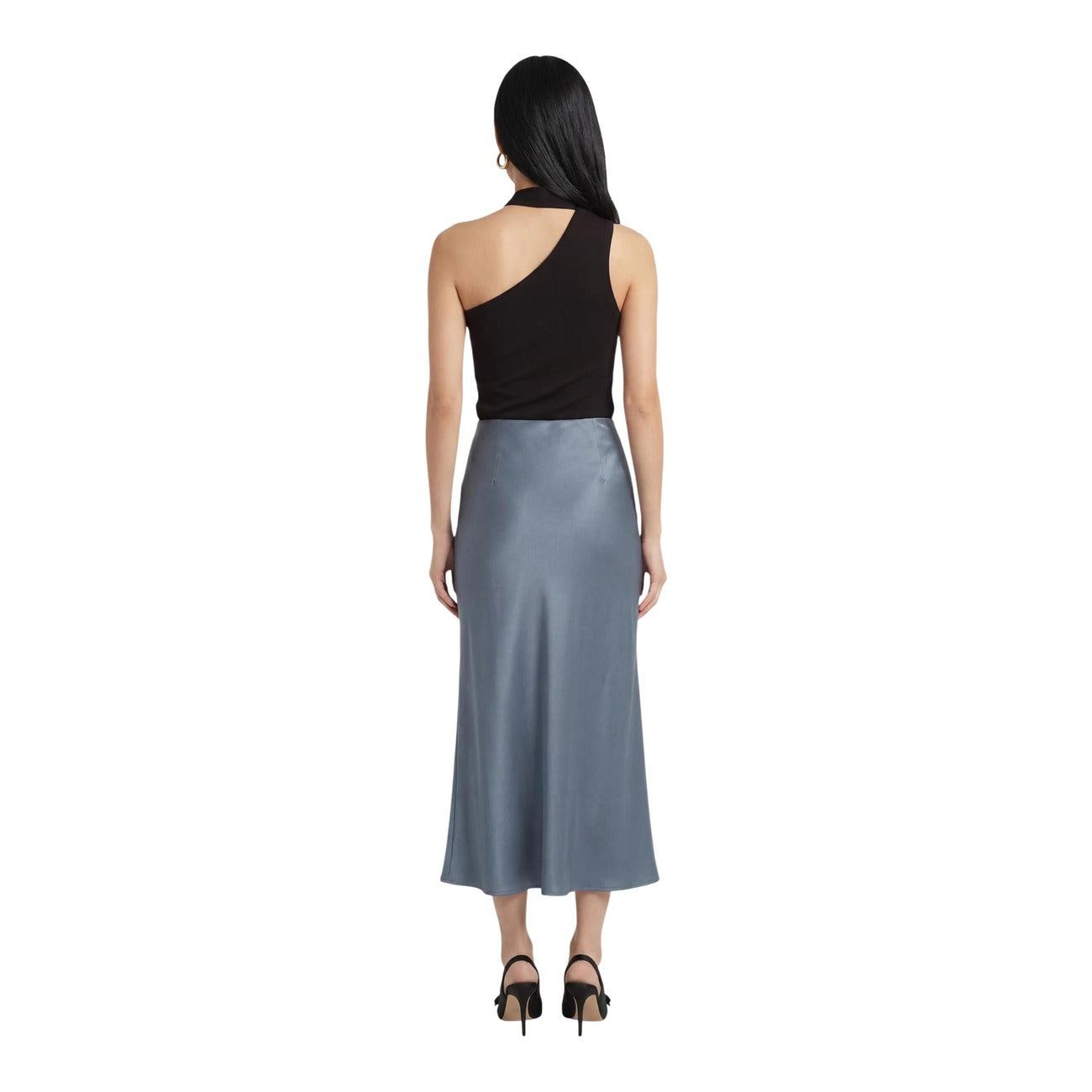 Canotta monospalla da donna marrone firmata Jacqueline de Yong (JDY) in tessuto ecologico leggero, caratterizzata da un elegante scollo asimmetrico e un foulard coordinato da annodare al collo.