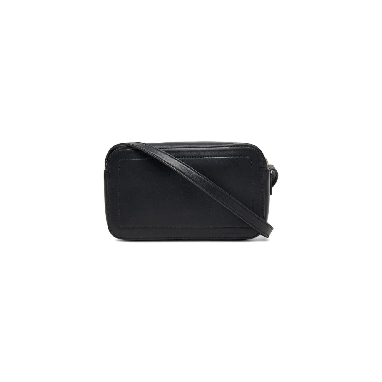 Calvin Klein Camera Bag Bold CK; borsa piccola nera in ecopelle nera con logo monogramma 3D. Pratica chiusura a cerniera e tracolla adattabile per un look urban sofisticato. Vista posteriore 