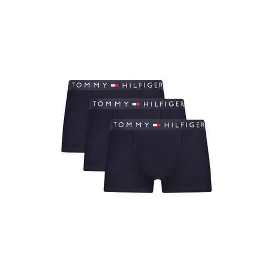 Pack 3 Boxer Trunk Tommy Hilfiger; Nero. 95% Cotone Organico e 5% Elastam. Fascia elastica con logo iconico, vestibilità aderente, tessuto stretch ecosostenibile. Supporto e traspirabilità premium. Vista stesa 