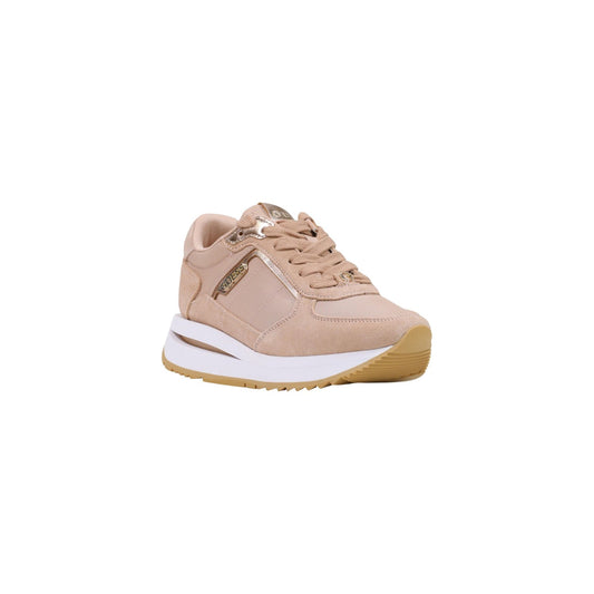 Sneakers Platform Donna Beige Guess Energy5; Scarpa sportiva in poliestere con loghi in rilievo e dettagli laminati. Suola alta ammortizzata di 4 centimetri, interno in tessuto e stile casual-chic. Frontale 