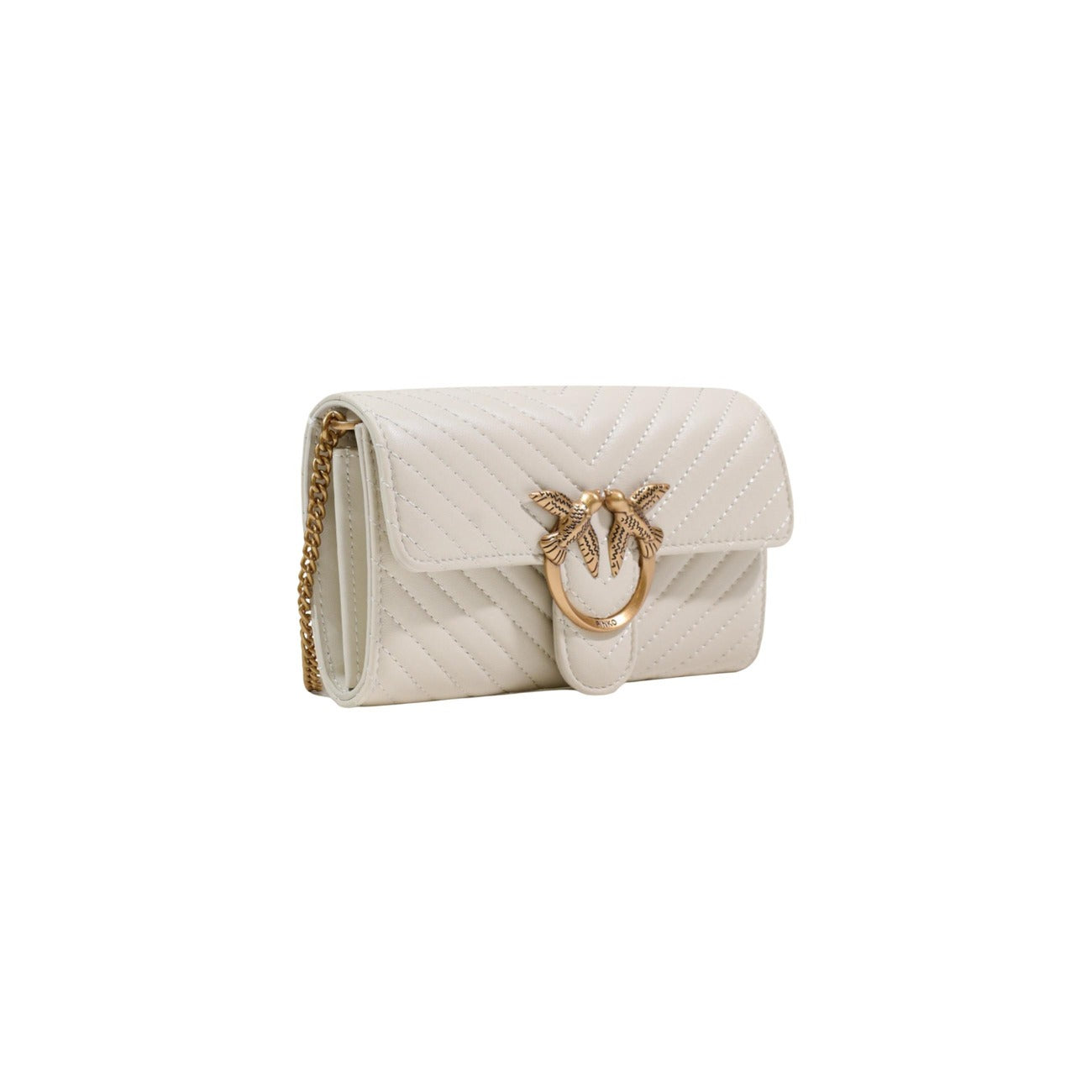 portafoglio Pinko Love One Wallet in nappa trapuntata con motivo chevron, colore bianco seta, con fibbia Love Birds Diamond Cut color oro anticato Vista frontale laterale