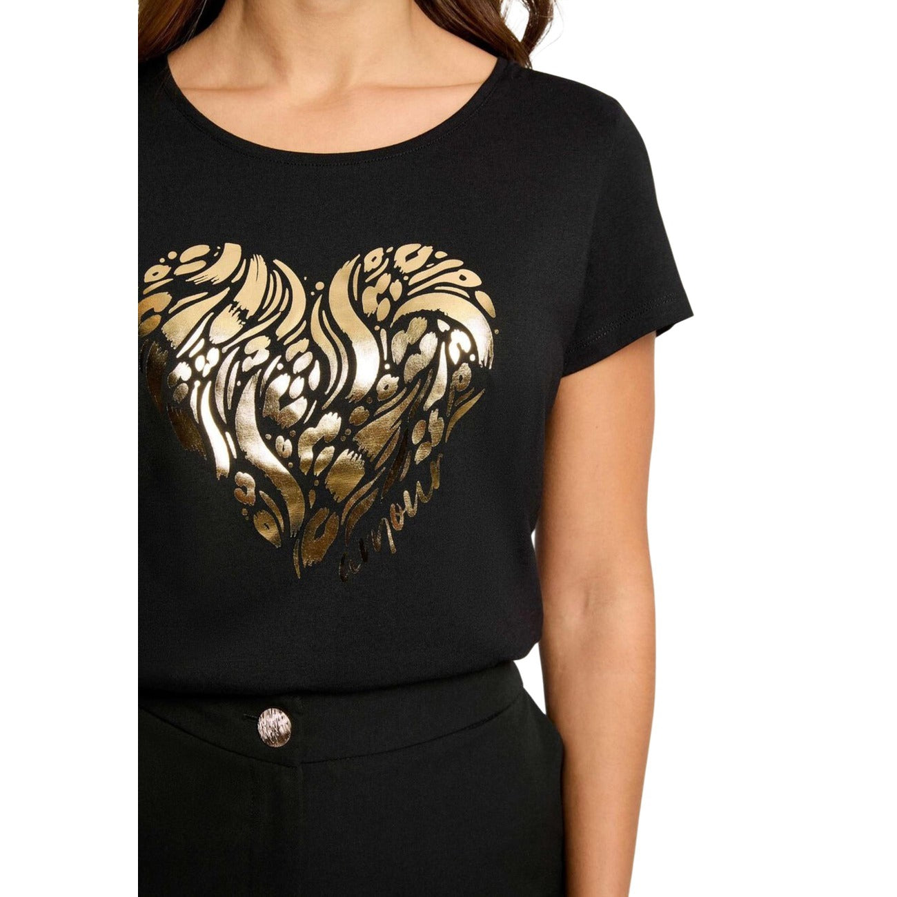T-shirt Morgan De Toi Nera Cuore Oro; 50% Cotone, 50% Modal. Stampa frontale metallizzata, maniche corte, vestibilità regular. Tessuto setoso e traspirante, stile casual-raffinato. Dettaglio stampa 
