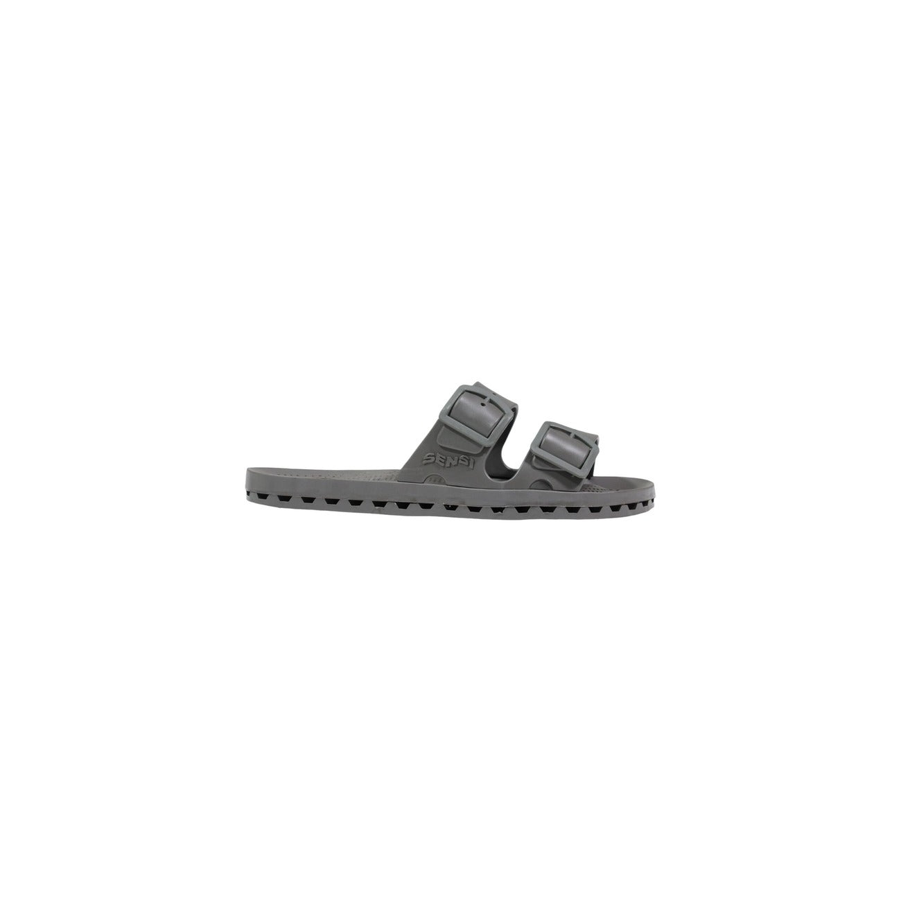 Ciabatte Sensi La Jolla City Donna; 100% PVC. Colore grigio. Suola ergonomica alveolare drenante, doppia fibbia regolabile, altezza 2 cm. Made in Italy, lavabili e ultra-traspiranti.