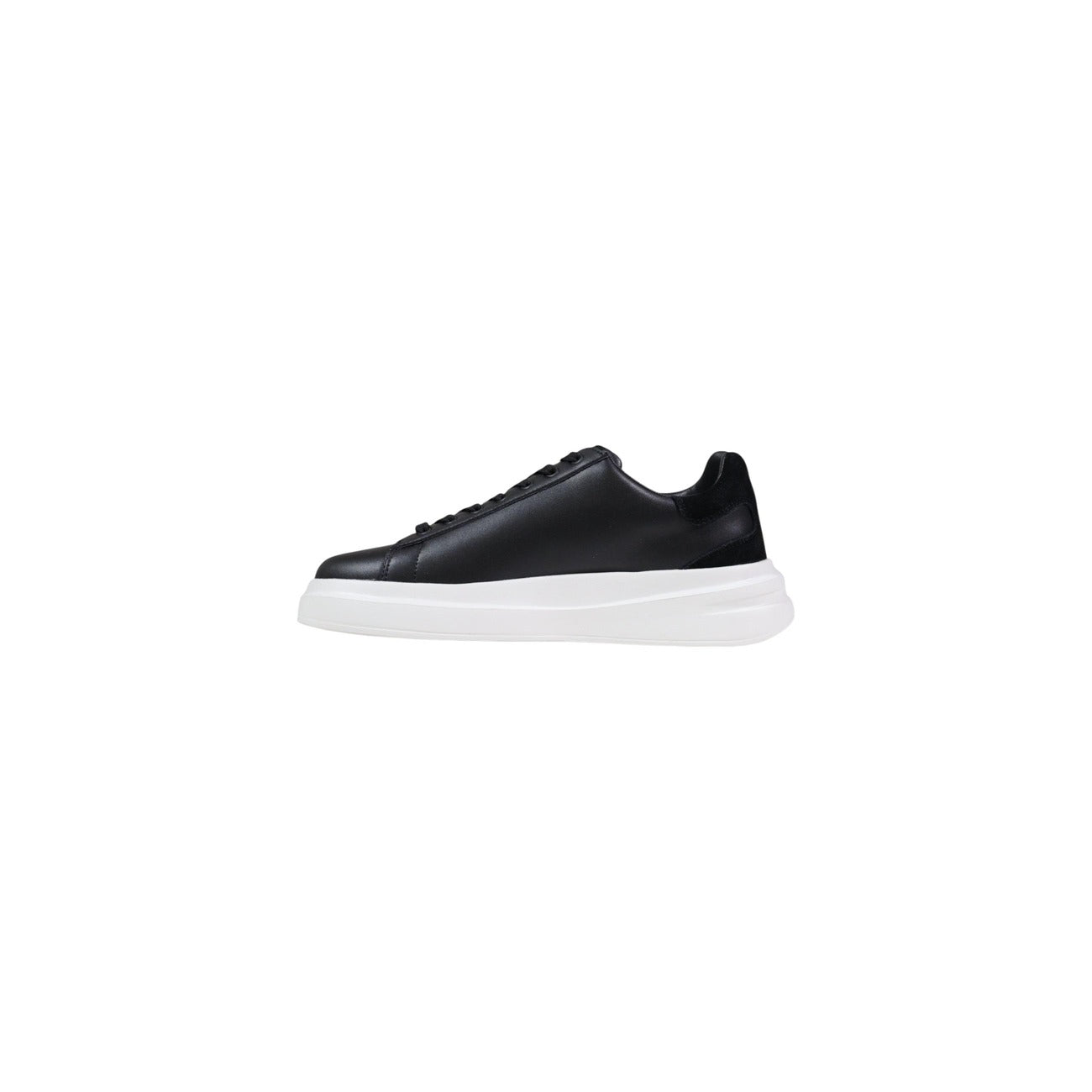 Sneakers Guess Elban; Nero, Mix Poliestere/Suede. Logo in rilievo, suola 3 cm, calzata leggera e resistente. Scarpa 4 stagioni, stile urban sofisticato.