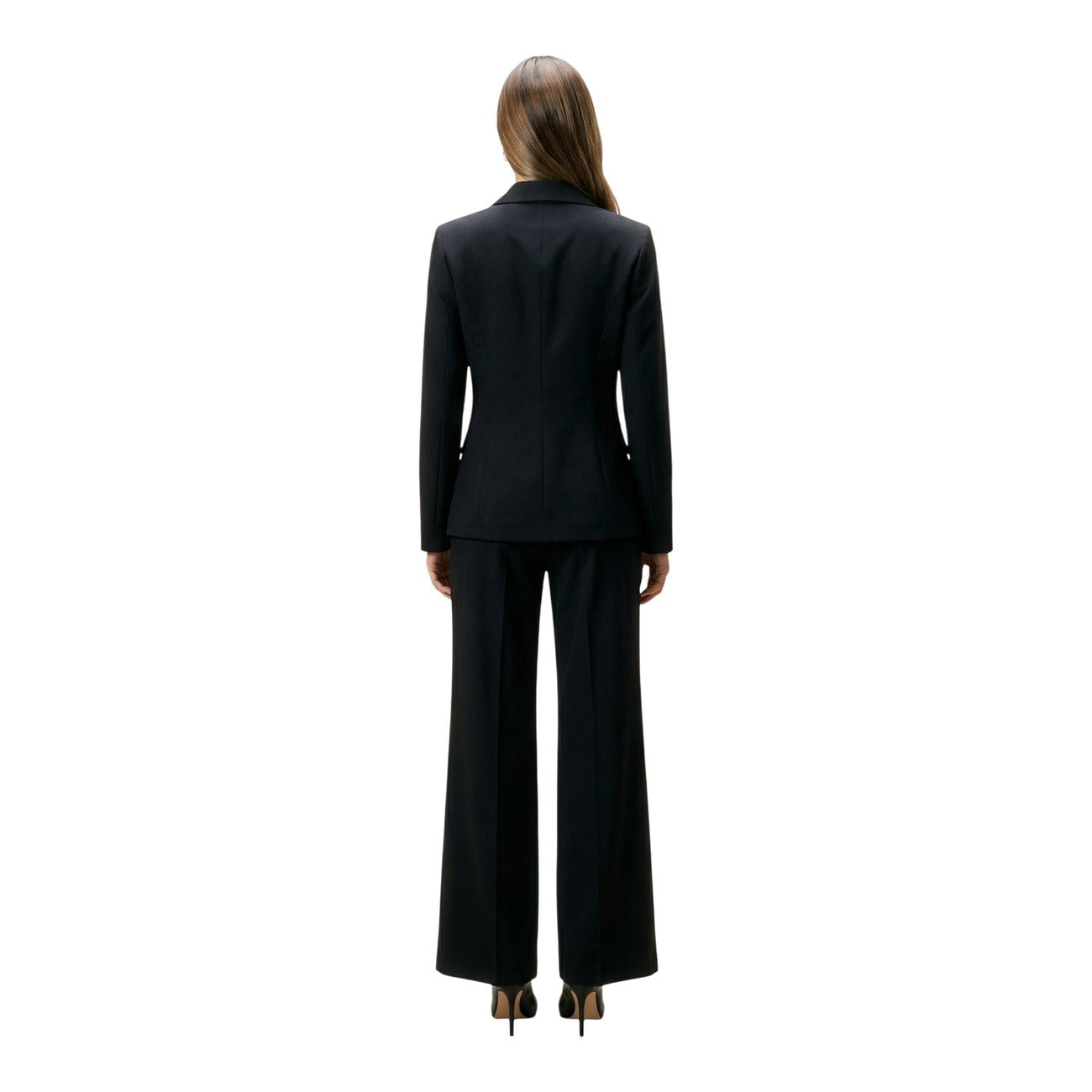 Blazer Doppiopetto I AM; 88% Poliestere, 12% Elastan. Nero, Slim Fit, bottoni gioiello, revers a lancia. Giacca donna elegante, leggera e stretch, Made in Italy. Vista posteriore figura intera 