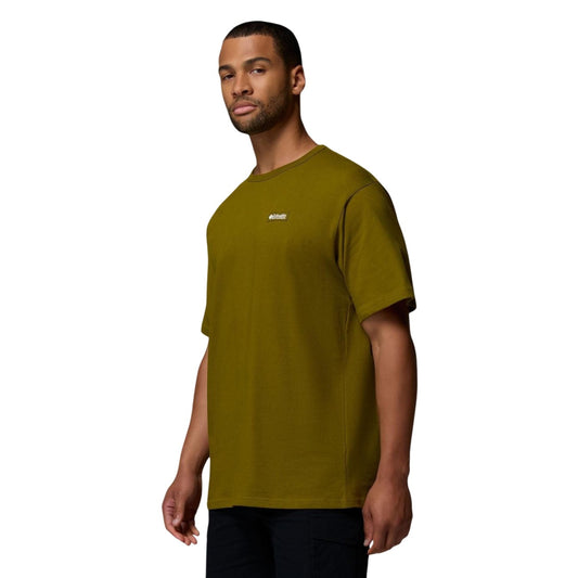 T-shirt Columbia CSC™ Heavyweight verde da uomo; tessuto spesso di alta qualità, design classico con stampa frontale, massima resistenza e comfort per il tempo libero. Vista frontale 