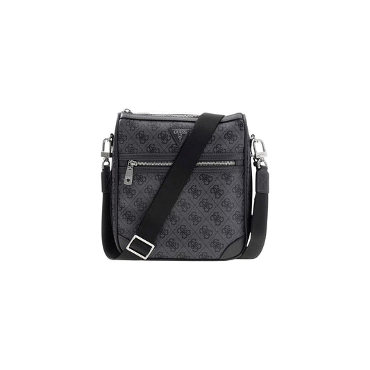 Borsa Tracolla Media Grigia Uomo Guess Milano Crossbody; Misure 22x26x8 cm. Tessuto 100% poliuretano logato con chiusura a zip superiore e tracolla rimovibile. Dettagli metallici lucidi, stile smart casual 4 stagioni. Frontale 