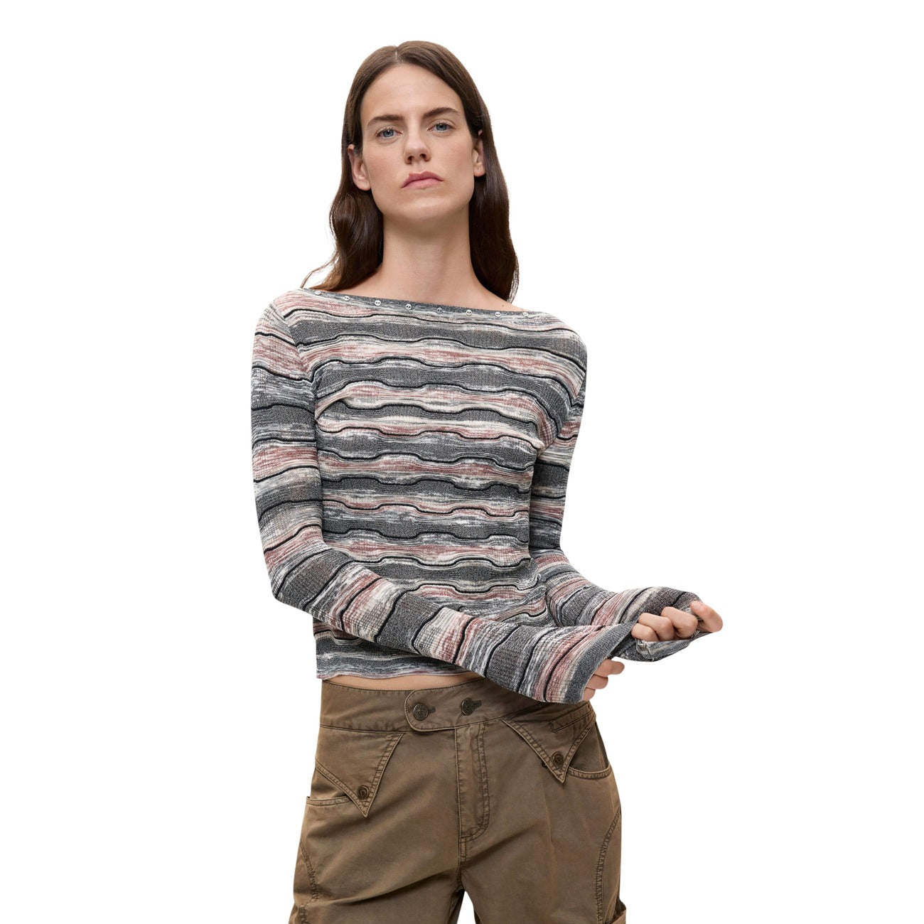 Maglione Desigual donna grigio a righe modello JERS_BURT. Maglia fine da donna a righe orizzontali nere e beige con scollo a barca stile casual urban chic quotidiano. Frontale 