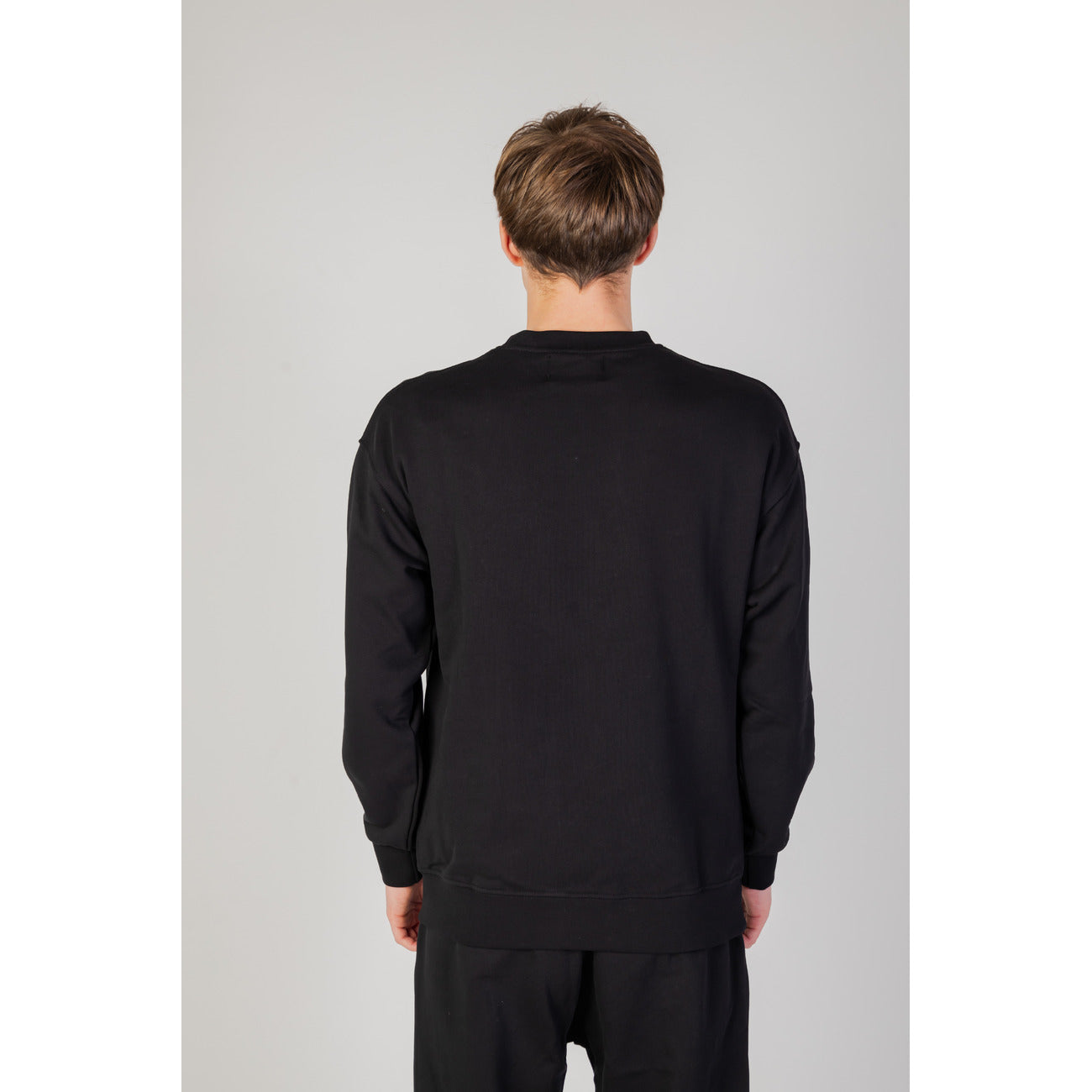 Underclub Felpa Uomo Nera con Stampa Maniche Lunghe Scollo Tondo in Cotone 100% Autunno/Inverno 23IUC80041