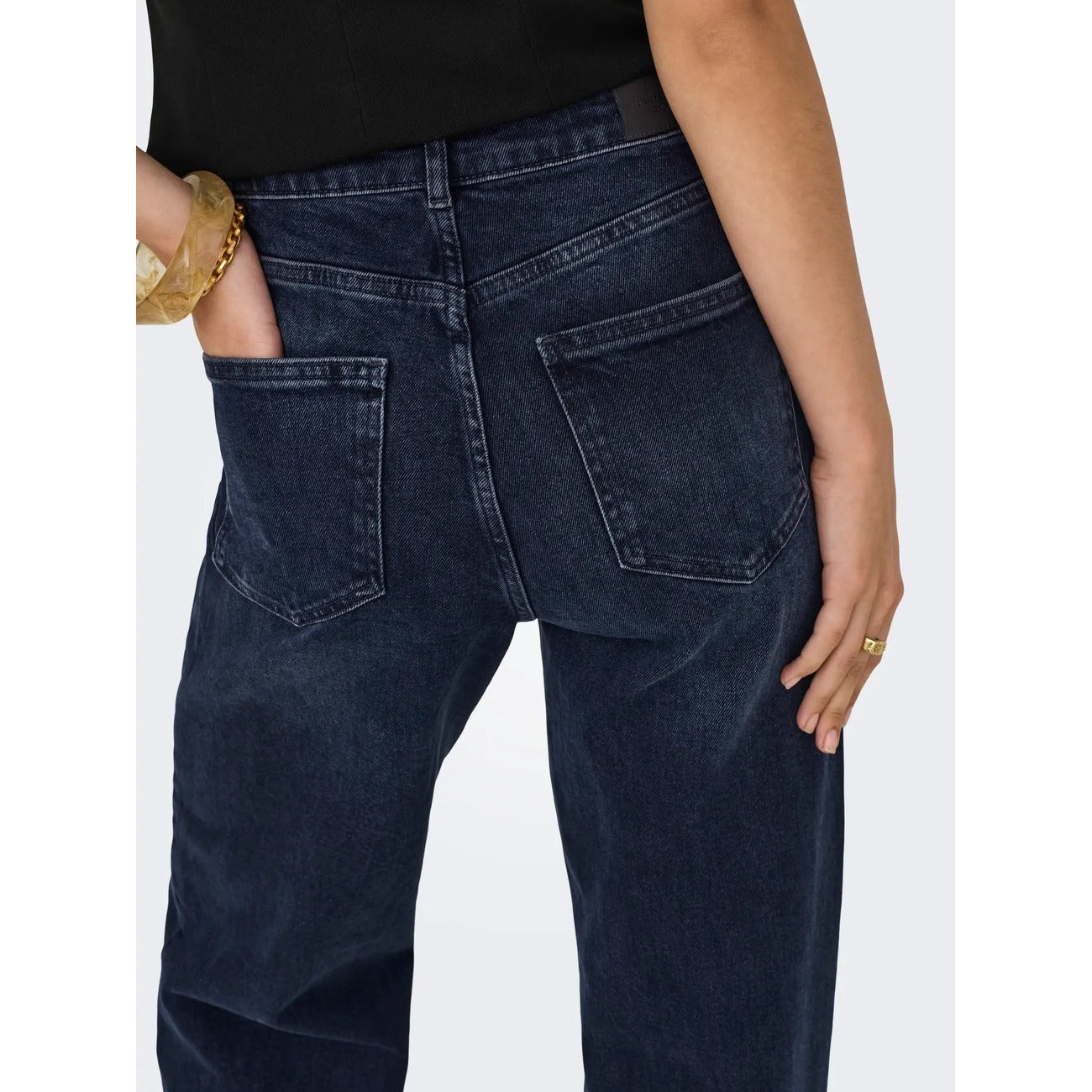 Jeans Only donna blu scuro Wide Fit 15338894. Jeans a vita alta e gamba larga in cotone biologico stretch blu scuro lavato, 5 tasche con zip e bottone, pantaloni jeans estivi morbidi e traspiranti Primavera/Estate.