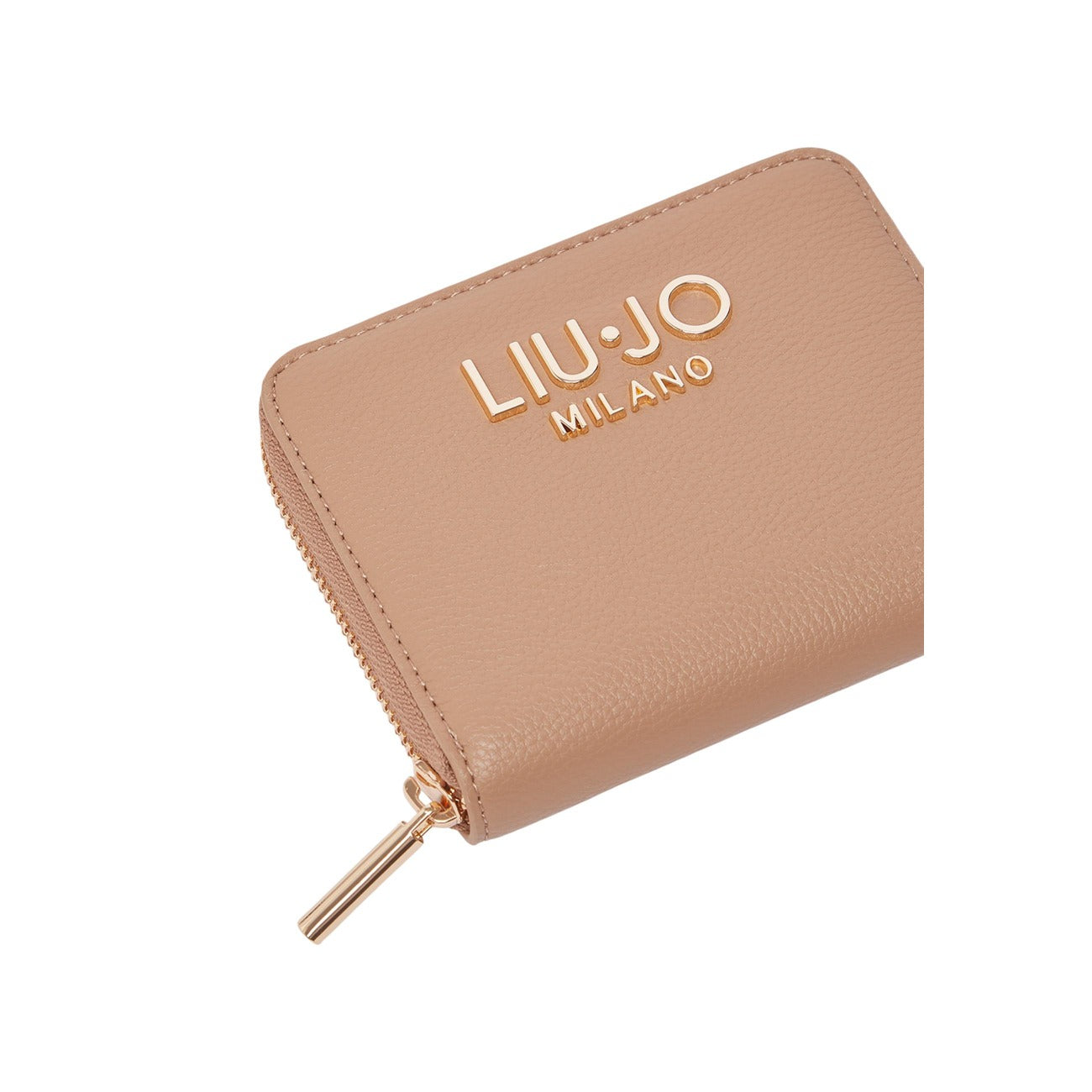 Portafoglio Liu Jo Better; Effetto Bottalato. Chiusura zip, scomparti interni multifunzione, dimensioni 12x2x10 cm. Accessorio donna ecosostenibile, compatto e raffinato. Colore beige 