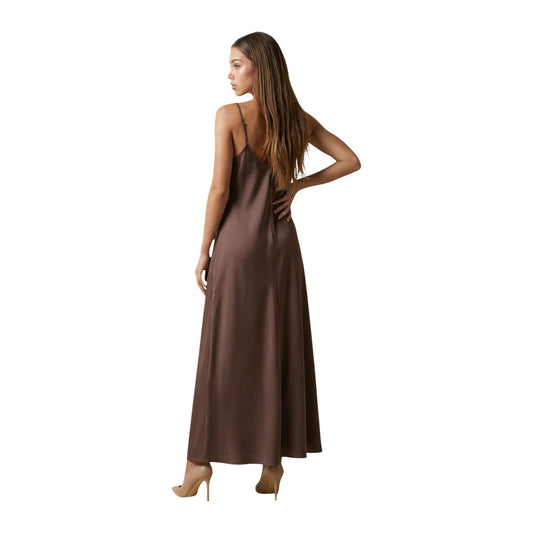 Abito lungo Only marrone; 85% Viscosa, 15% Poliestere. Spalline sottili, scollo a V, stile elegante e leggero. Vestito fluido tinta unita per eventi e serate. Vista posteriore 