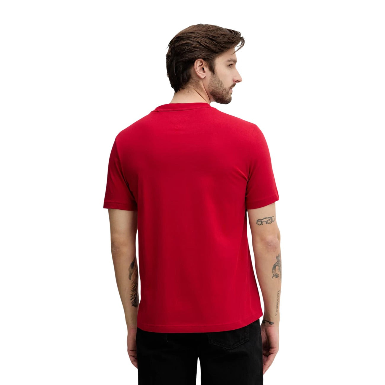 T-shirt Tommy Hilfiger Rosso; 100% Cotone. Logo Hilfiger ricamato, maniche corte, vestibilità regular. Capo quattro stagioni, traspirante e dallo stile casual premium. Vista posteriore 