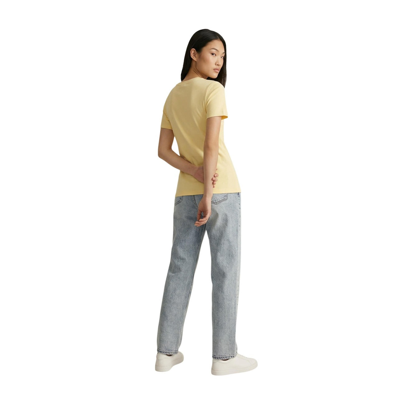 Jacqueline de Yong Jdytessa Detail Top; 93% cotone e 7% elastam. T-shirt arricciata con apertura laterale. Comfort e stile femminile in un unico capo. Colore giallo. Vista posteriore 
