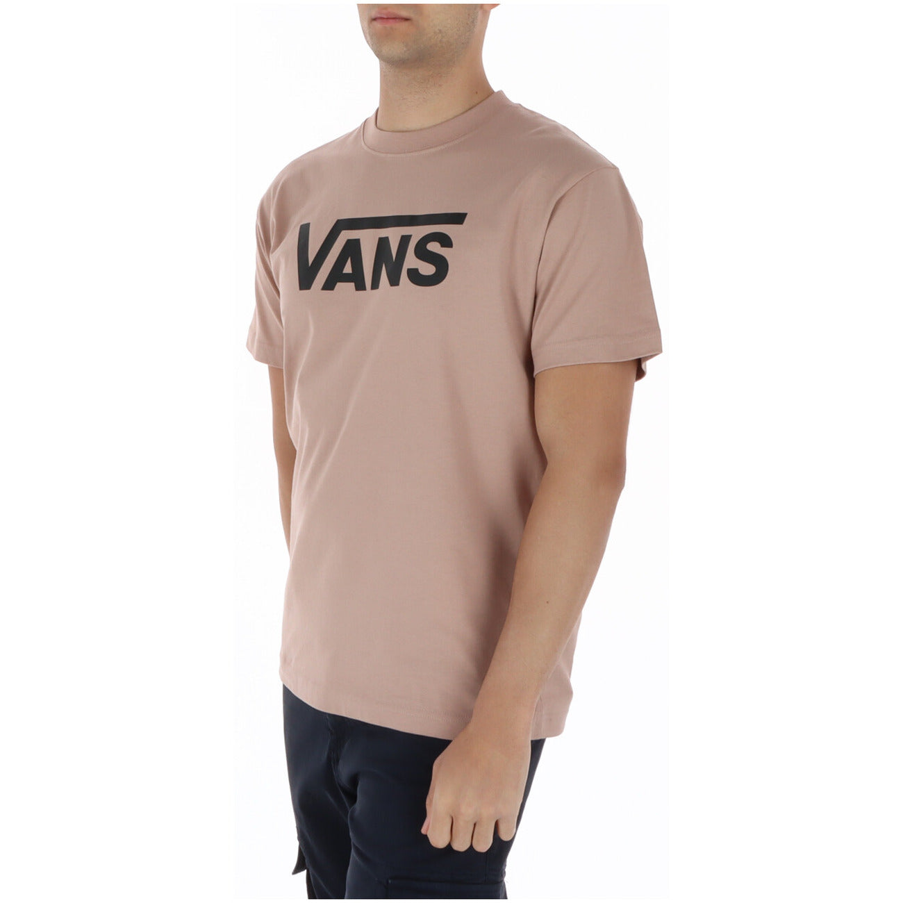 T-shirt Vans Classic Logo; 100% Cotone. Colore marrone, stampa nera, vestibilità comoda. Maglia uomo girocollo resistente e traspirante per la PE26.