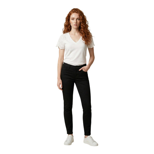 T-shirt Morgan De Toi Bianca; 100% Cotone. Maniche con ricamo traforato, scollo a V, vestibilità regolare. Stile romantico-casual, ideale per la stagione Primavera/Estate. Figura intera 