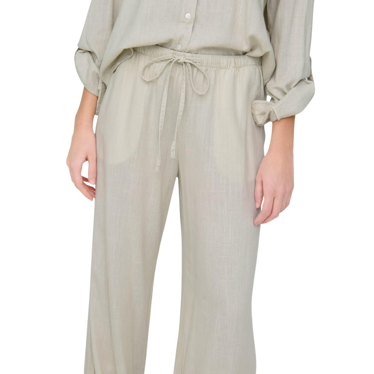 Pantaloni Donna Grigi Jacqueline de Yong Caya; Modello a gamba dritta ampia in misto viscosa e lino. Vita elasticizzata con coulisse regolabile, stile casual e leggero per la primavera e l'estate.
