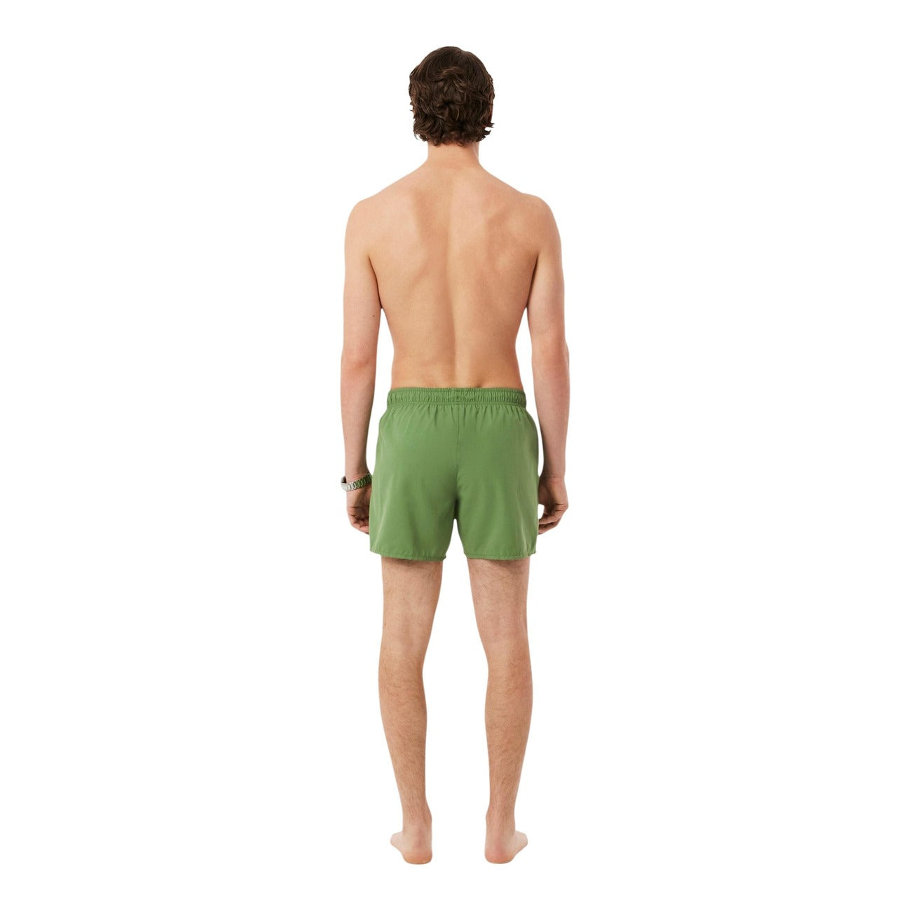 Costume Lacoste Taffetà Riciclato; asciugatura rapida, vita elastica, tasche a contrasto. Fodera mesh, coccodrillo ricamato, lunghezza 37 cm. Qualità premium sostenibile. Vista posteriore 