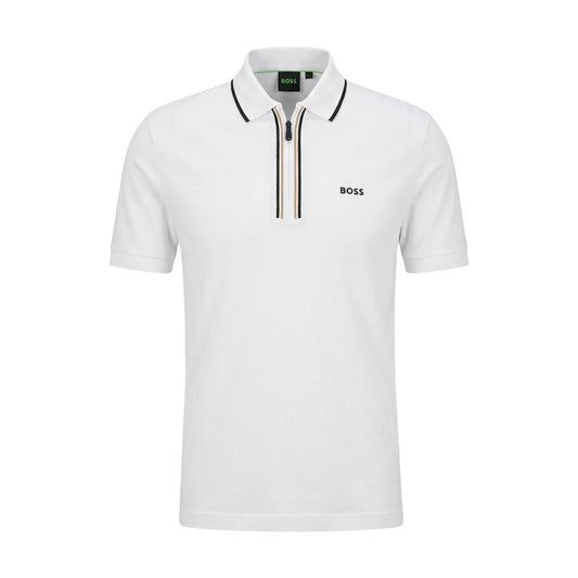 BOSS Philix GOC Polo; cotone stretch, zip frontale, dettagli a righe sul colletto. L'eleganza sportiva e contemporanea firmata BOSS. Colore bianco vista frontale Stesa