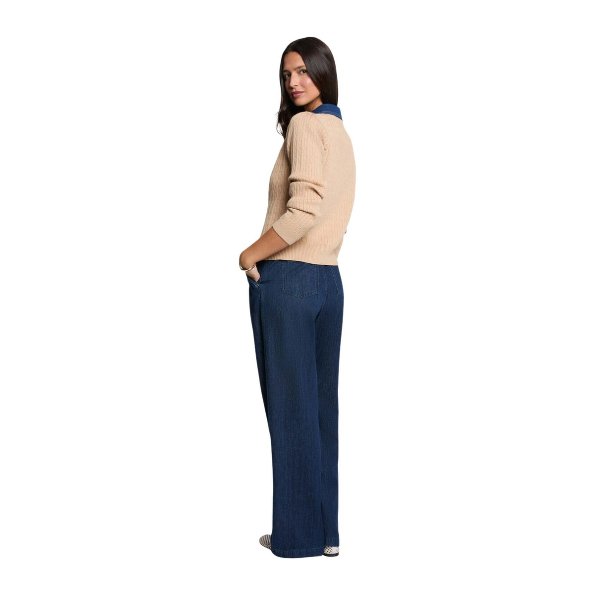 Maglione donna con colletto a revers Morgan De Toi 262-MROSALA. Maglia sottile aderente a maniche lunghe in poliestere e viscosa con bottoni frontali.
