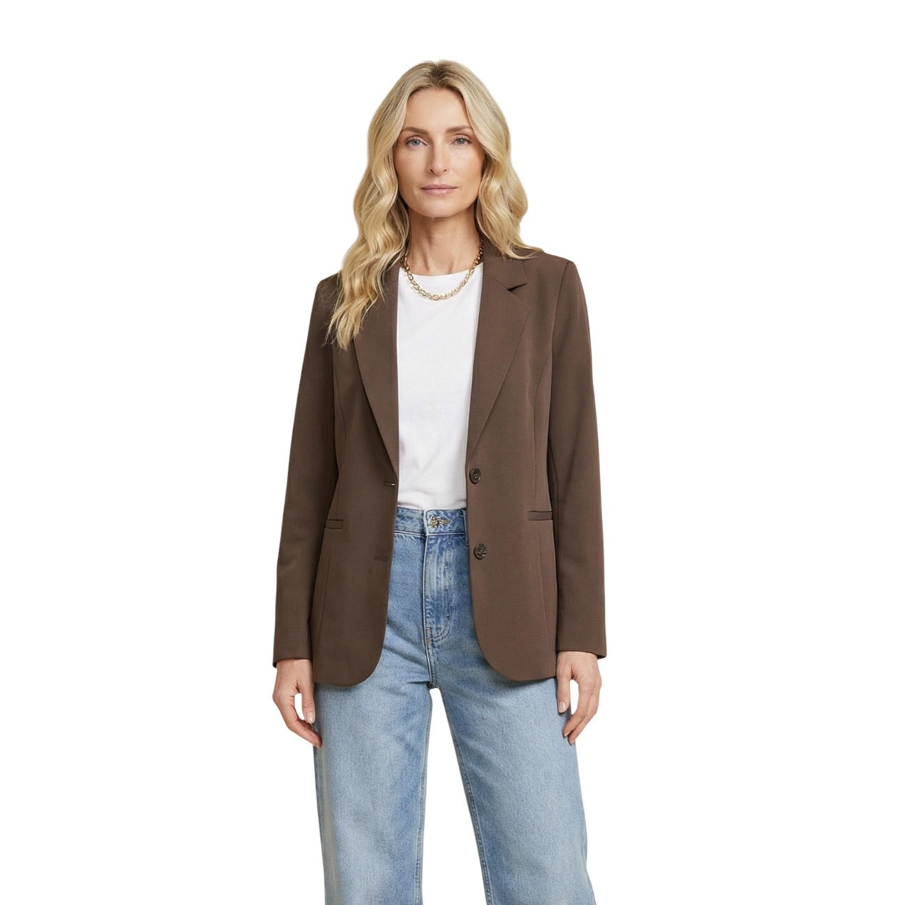 Giacca Only donna marrone con bottoni maniche lunghe scollo a V profondo 92% poliestere 8% elastan - vista frontale indossata da modello figura intera
