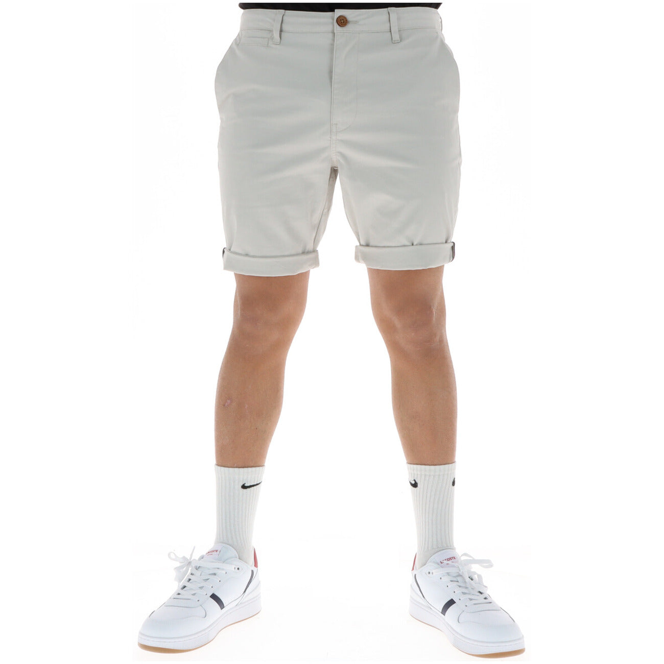Bermuda bianco Chino Shorts Vintage International; 98% cotone, vestibilità slim, modello 4 tasche. Il classico senza tempo per l'estate. Vista frontale 