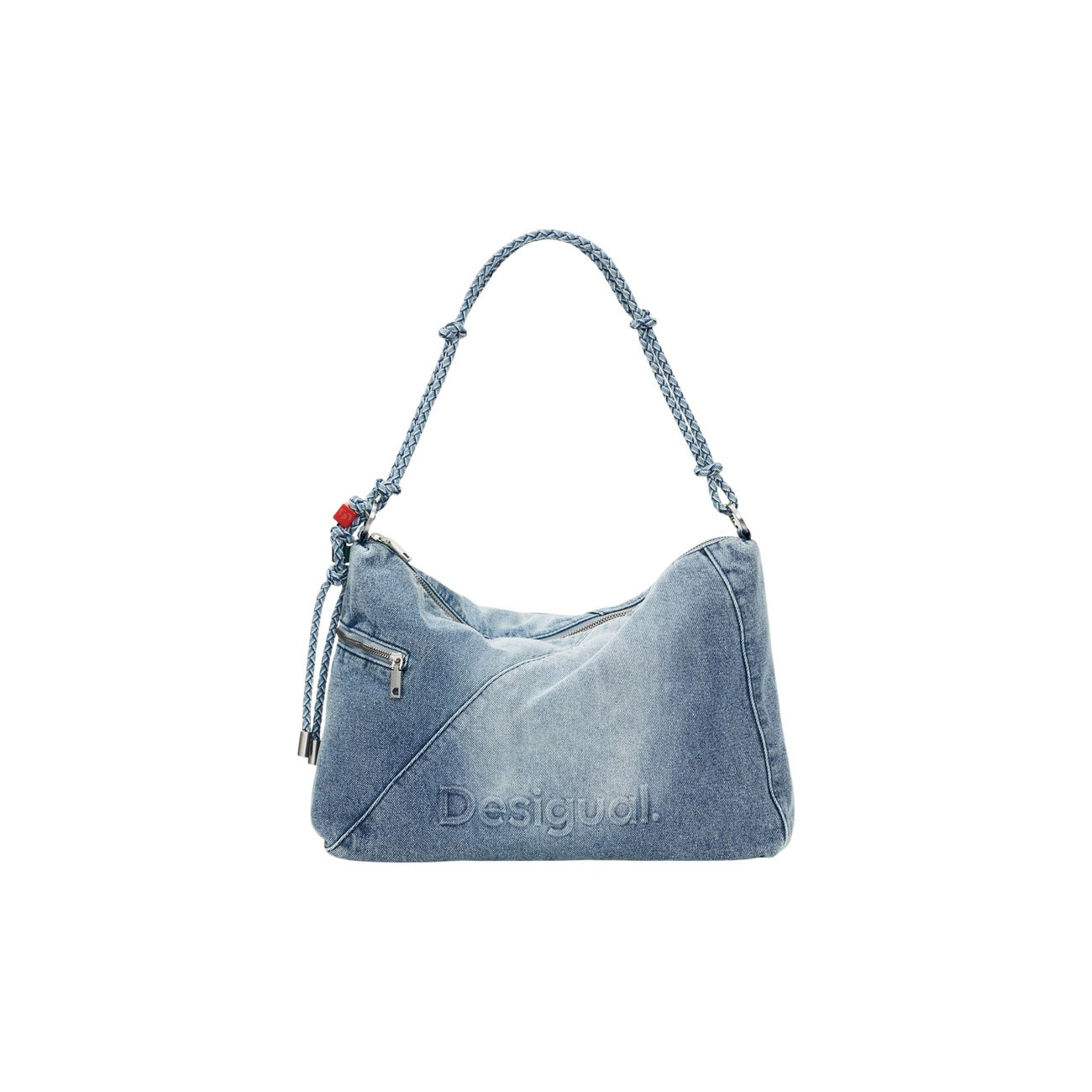 Borsa Denim PE26; grande capienza, logo inciso tono su tono, chiusura zip. Doppia tracolla intercambiabile, charm portacarte, tessuto denim resistente. Stile contemporaneo versatile.Vista frontale 