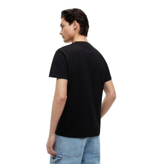 T-shirt Nero Tommy Jeans; Maxi Logo. 100% Cotone Rigenerato. Regular fit, maniche corte, design iconico e sostenibile. Ideale per jeans e look sportivi. Posteriore 