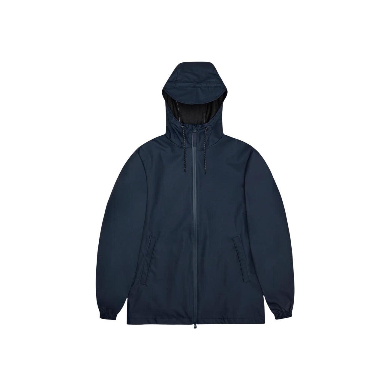 Impermeabile Rains Storm Breaker blu marina uomo W3. Capospalla antipioggia sportivo in tessuto leggero PU con cerniera zip impermeabile a 2 vie, cappuccio con coulisse, aperture di ventilazione e cuciture termosaldate, abbigliamento autunno inverno.