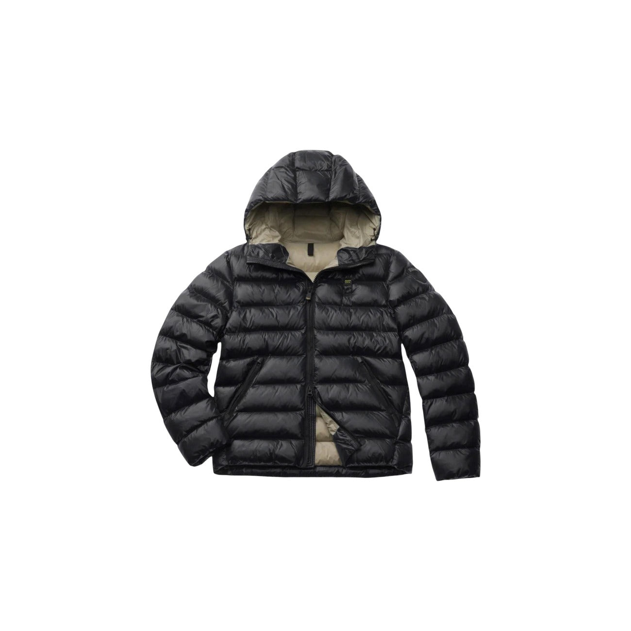 Piumino uomo Blauer nero Adams 26WBLUC02054. Giubbotto corto da uomo nero trapuntato con cappuccio fisso, chiusura zip, tasche laterali e logo Blauer su petto e manica, giacca invernale calda e casual.
