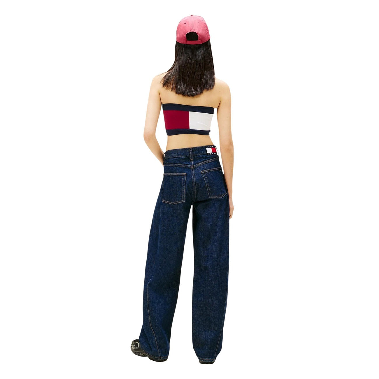 Tommy Jeans Top a fascia donna con logo frontale; composizione eco-sostenibile in misto cotone e poliestere riciclato, design a blocchi di colore e finitura elasticizzata confortevole. Vista posteriore 
