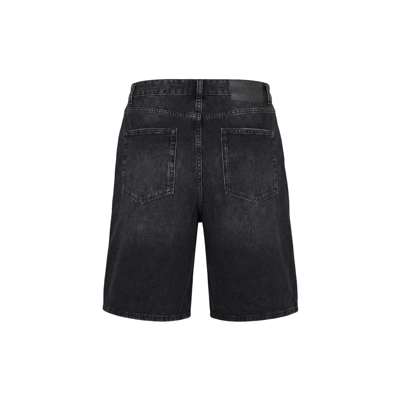 Only & Sons Onscarl Denim Bermuda; 100% cotone bio, design 5 tasche, regular fit. Il bermuda in jeans essenziale e sostenibile per la stagione calda. Colore nero. Vista posteriore 