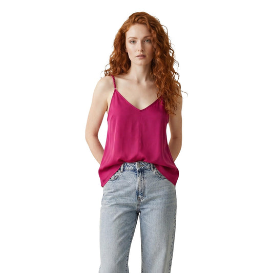 Canotta Only Madeli Oaklyn; fucsia , 85% Viscosa e 15% Poliestere. Scollo a V profondo, spalline sottili regolabili, tessuto leggero e fluido. Perfetta per il layering o da indossare da sola. Vista frontale 
