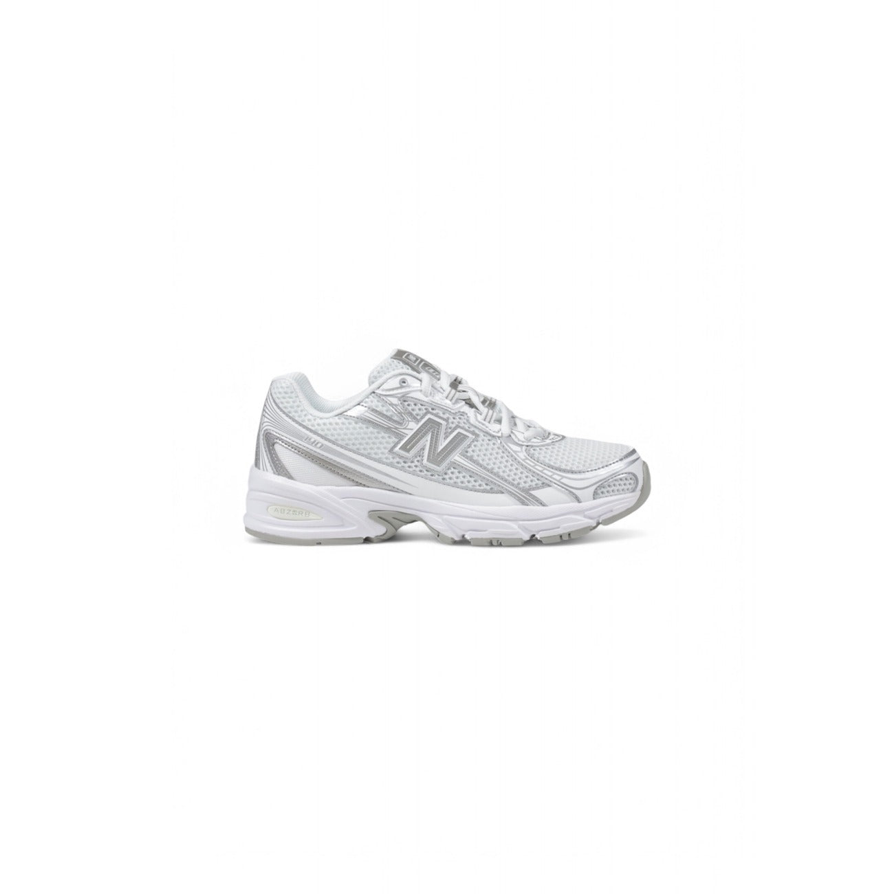 sneaker New Balance 740 nel colore bianco e argento. Questa scarpa unisce elementi retrò e modernità, con una silhouette dinamica ispirata al running degli anni 2000