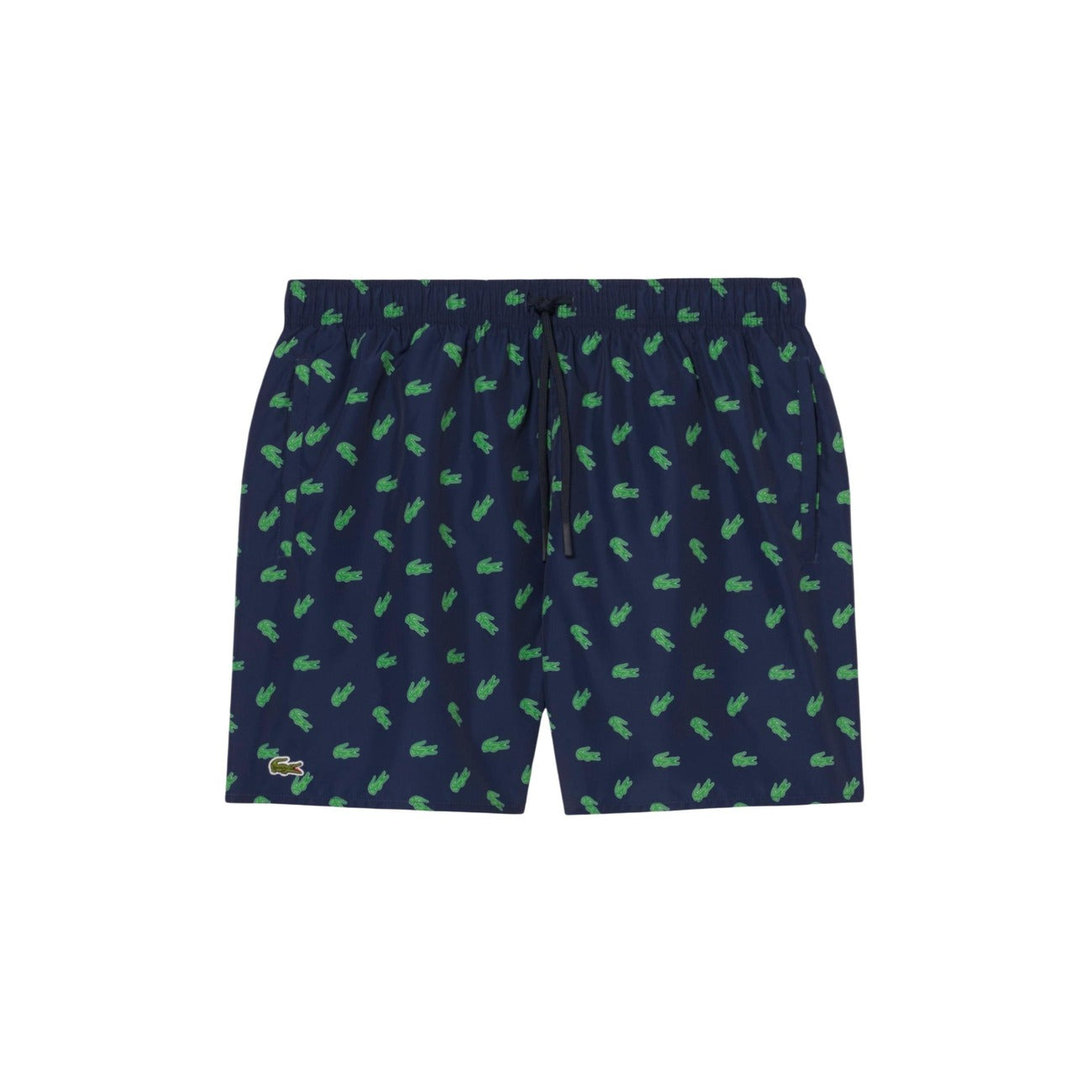 Costume Lacoste uomo Croco Print; poliestere riciclato, taglio 42 cm, slip interno in mesh. Stampa all-over, tre tasche, asciugatura rapida. Include pochette in tessuto riciclato. Vista frontale 