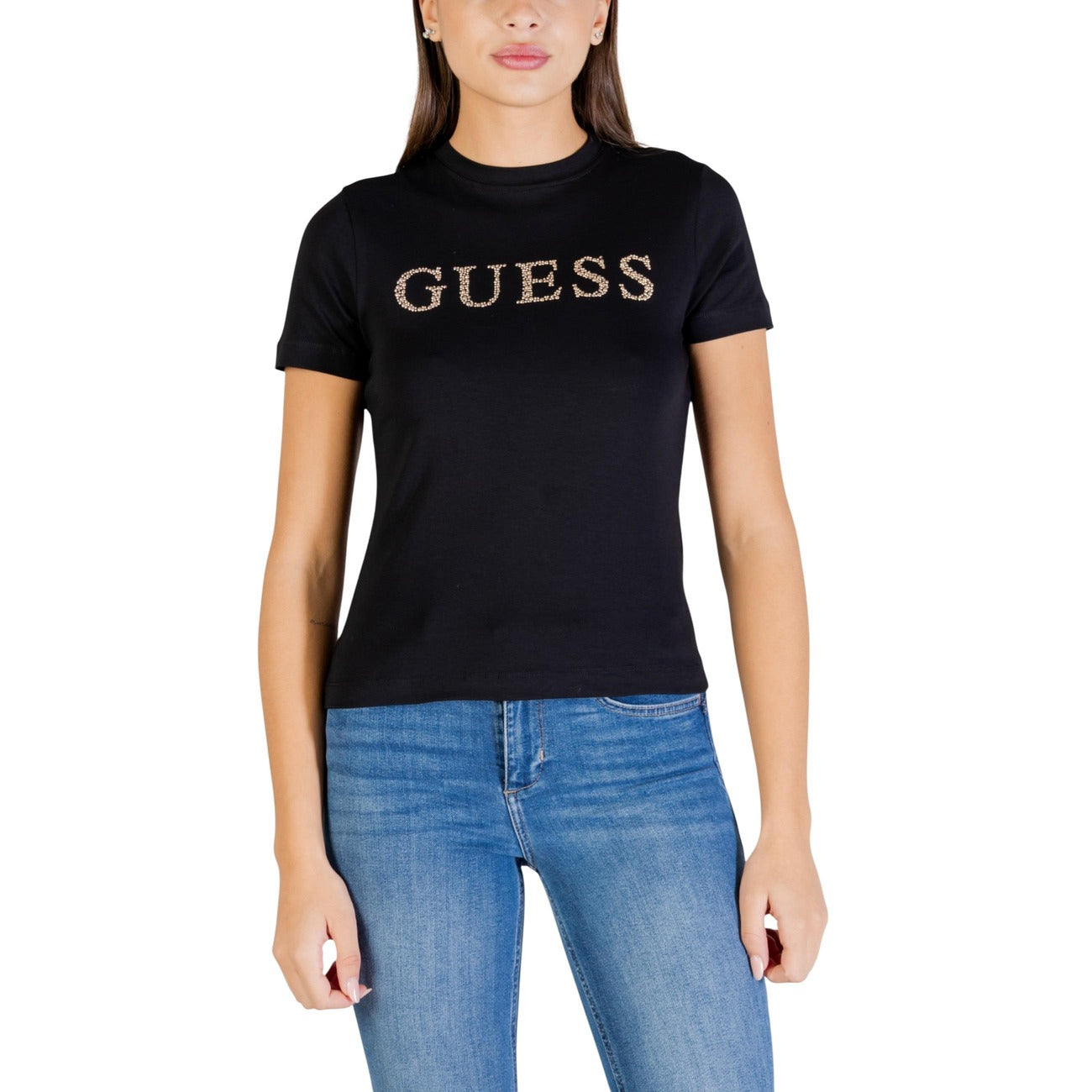 Guess Active Octavia Tee; 95% cotone, logo con dettagli luminosi, taglio regular. La t-shirt sportiva che unisce comfort e glamour. Colore nero con strass. Vista frontale 
