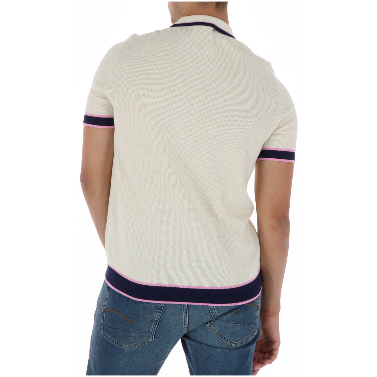 Polo Psycho Bunny Beige Dax Knit; 100% Cotone effetto maglia. Colletto strutturato, logo ricamato a contrasto, maniche corte. Vestibilità regular, ideale per la stagione Primavera/Estate. Posteriore 
