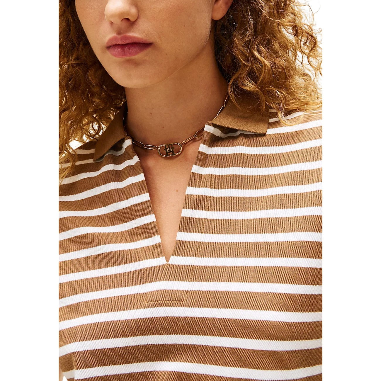 Tommy Hilfiger T-Shirt Donna Marrone Manica Corta Scollo V Colletto Classico Cotone Organico 32% Elastan 3% Lyocell 65% Autunno Inverno WW0WW46512