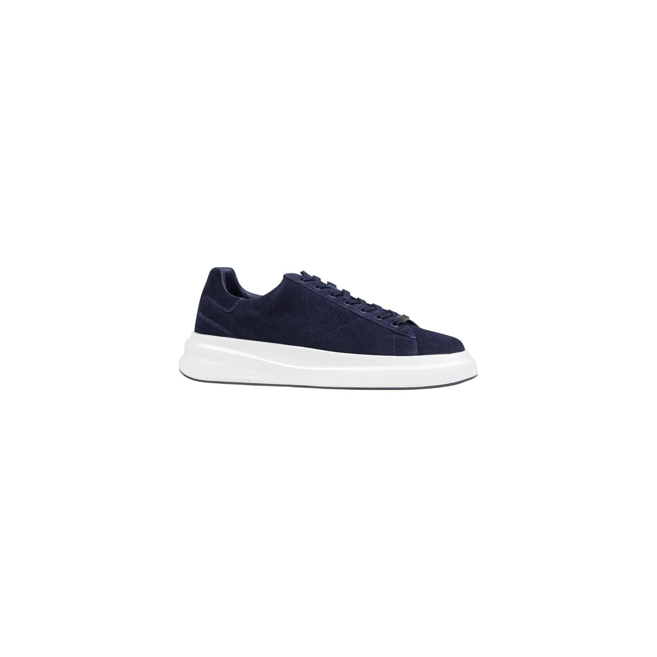 Guess Sneakers Elba Suede; scarpa sportiva blu uomo in pelle scamosciata, design pulito con suola resistente e logo iconico. Stile contemporaneo e comfort quotidiano. Vista laterale