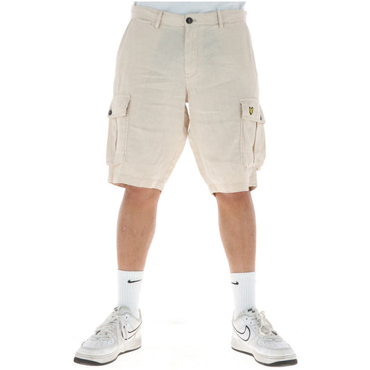 Bermuda Cargo Lyle & Scott 100% Lino; Tasconi laterali, chiusura zip e bottone, logo Golden Eagle. Tessuto naturale traspirante, vestibilità regular. Beige frontale 