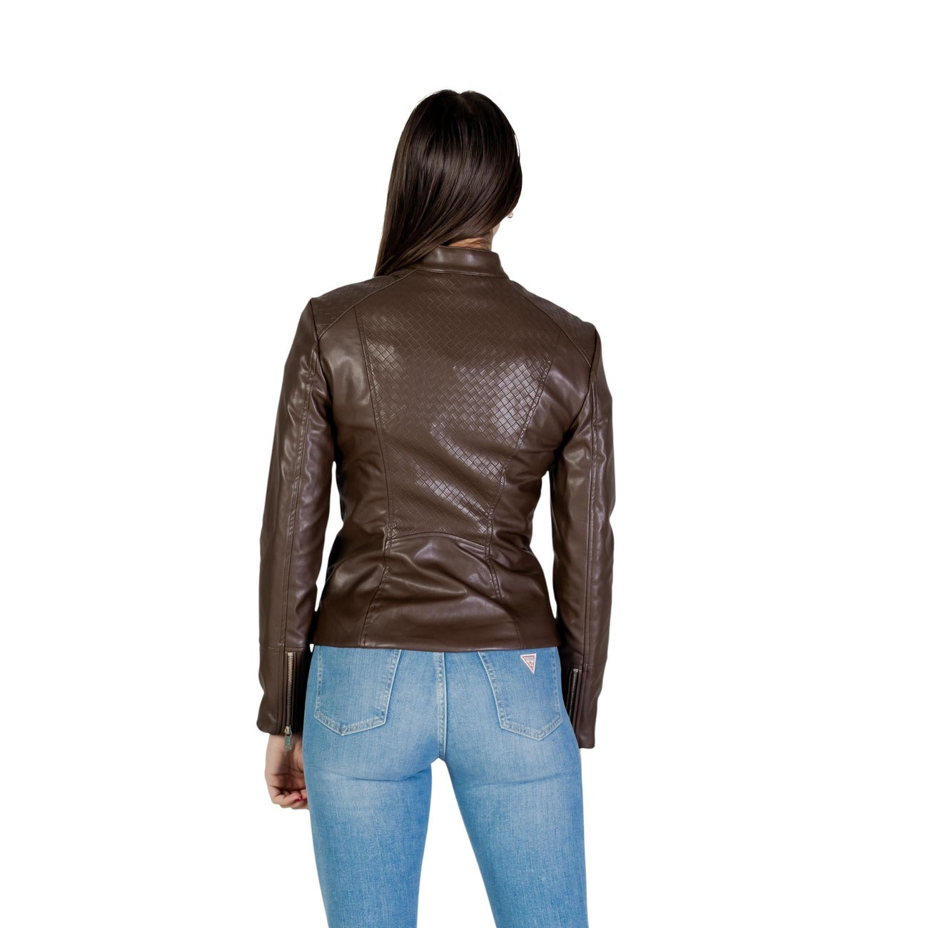 Giacca Guess donna marrone in pelle collo alto - vista posteriore retro indossata da modello