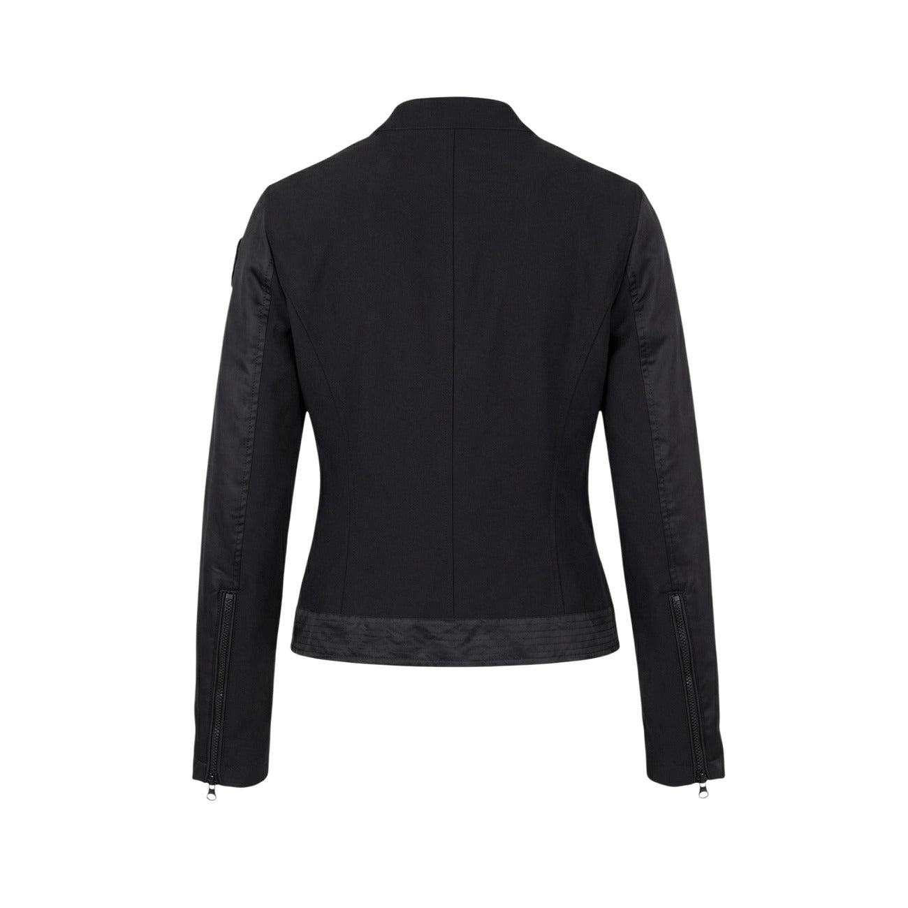 Piumino Blauer Melba 100 grammi, collo coreana con bottone, quattro tasche frontali con zip e vestibilità aderente; ideale per le mezze stagioni. Vista posteriore 