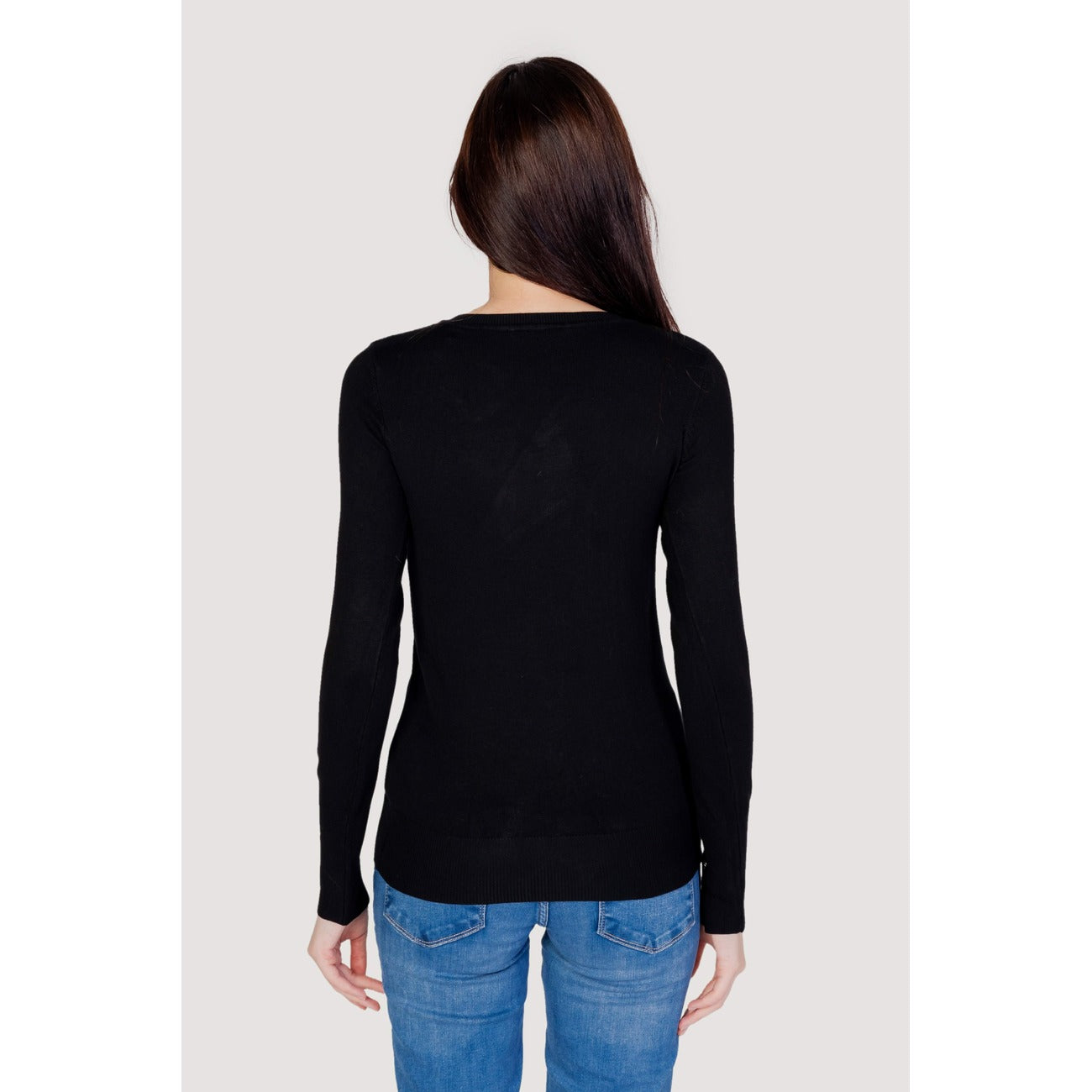 Guess Maglia Donna Nera in Cotone 100% a Manica Lunga con Scollo a V W2YR31Z2V62