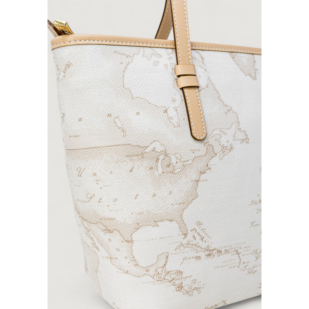 Borsa Shopper Grande Donna Alviero Martini Prima Classe; Bianco Geo White. 100% Pregiata pelle stampata, chiusura con zip e doppi manici a spalla. Struttura rigida e capiente (36x23,5 cm), stile Heritage di lusso. Dettaglio stampa