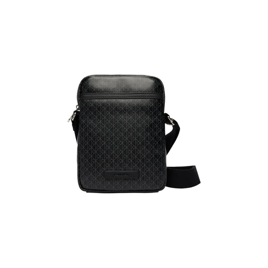 Tracolla nera uomo Calvin Klein LV04D3334G. Borsello da uomo casual in poliestere rigenerato nero con zip, logo Calvin Klein impresso e cinturino regolabile.