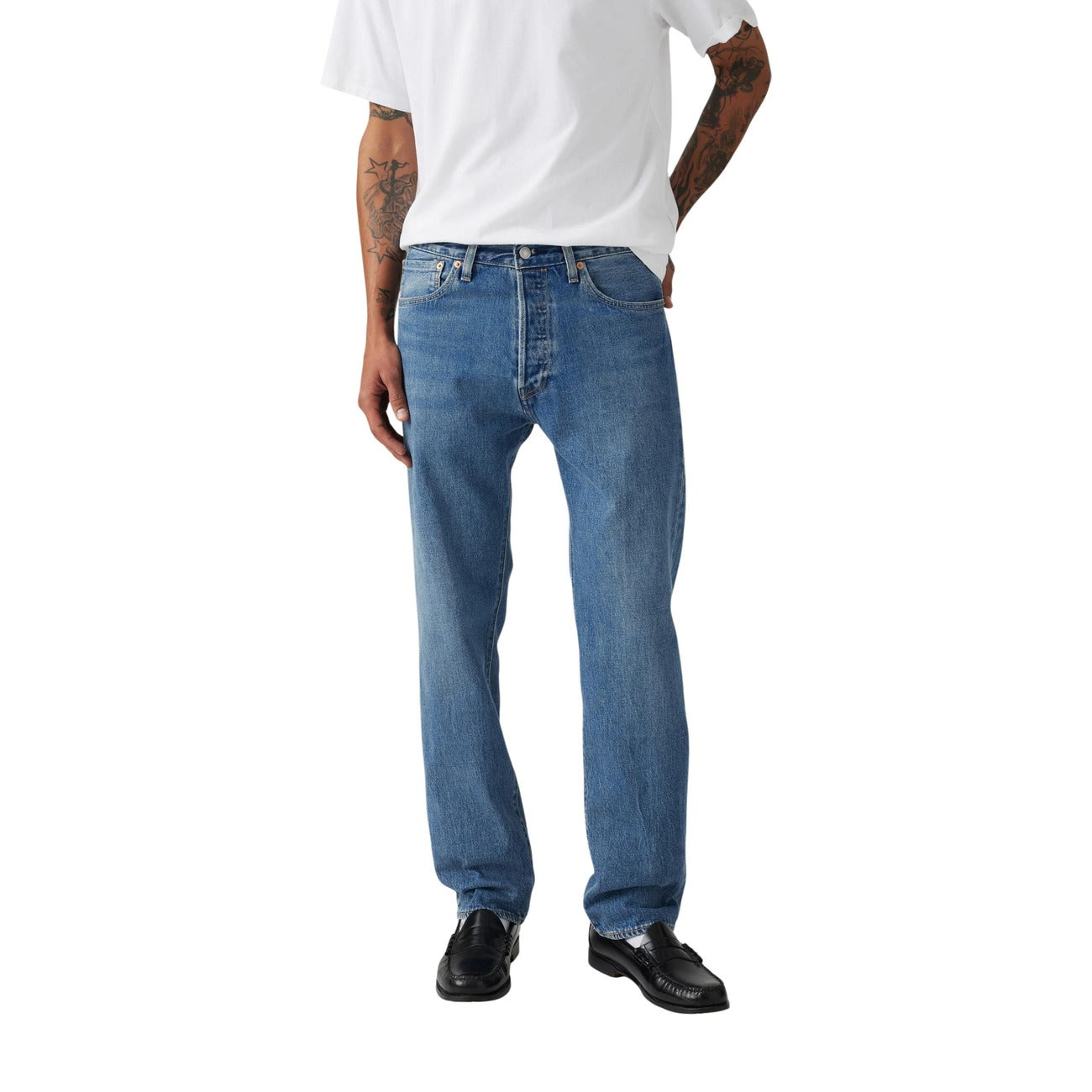 Jeans Levi's 501 uomo blu 00501-3649. Pantaloni denim classici da uomo regular fit a gamba dritta e vita regular in cotone blu con 5 tasche, chiusura con cerniera e rivetti metallici, abbigliamento casual 4 stagioni.