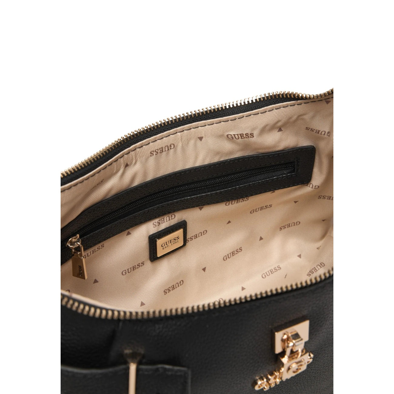 Borsa Guess Yesba Shoulder Bag; 100% Poliuretano Nero. Metalleria dorata, chiusura con cerniera, tasche interne. Borsa donna a spalla elegante e capiente. Dettaglio cerniera 
