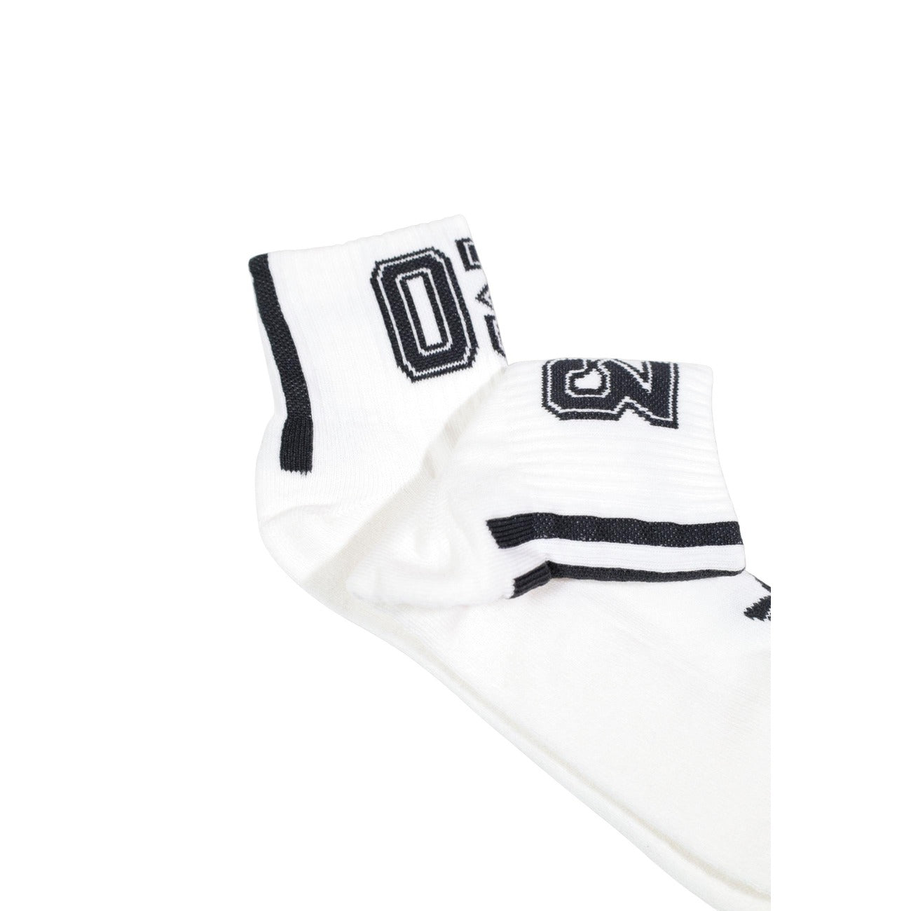 Calzini Adidas Originals 2-Pack; Misto Cotone/Poliestere Riciclato. Grafica "03", tre strisce e logo Trifoglio. Calze unisex 1/4 corte, traspiranti e resistenti. Colore bianco 