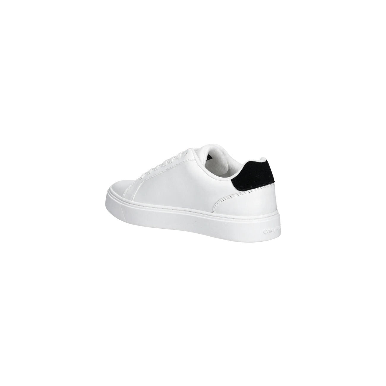 Sneakers Calvin Klein Cupsole; Bianco, 100% Pelle Pieno Fiore. Soletta Airfit®, tallone in camoscio, suola in gomma flessibile. Logo goffrato, stile iconico e comfort h24. Laterale posteriore 