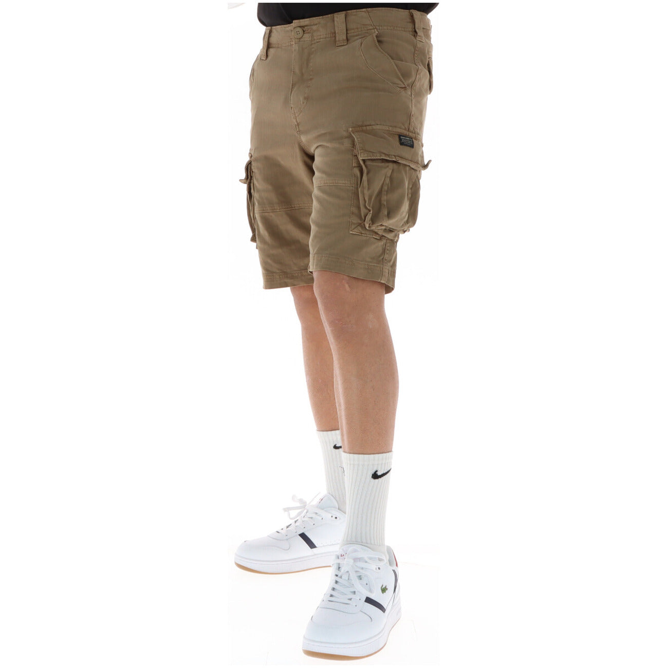 Superdry CORE Shorts marrone; stile cargo, 97% cotone, tasche utility multiple. Pantaloncino monocromatico robusto e stretch. Vista frontale Laterale 